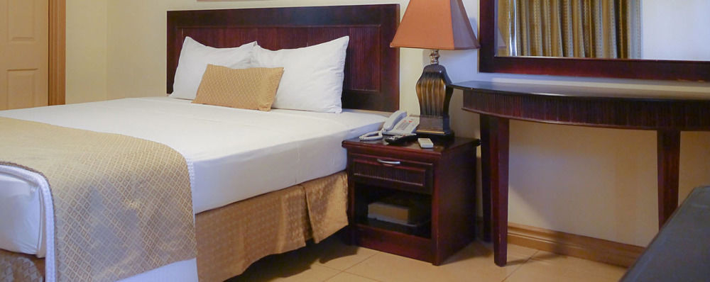 Palms Hotel Trinidad Arouca Екстер'єр фото